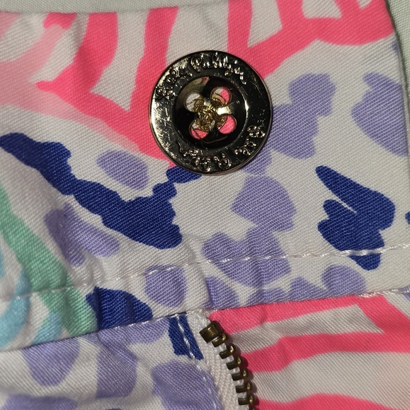 Lilly Pulitzer Callahan Shorts - Picture 4 of 6
